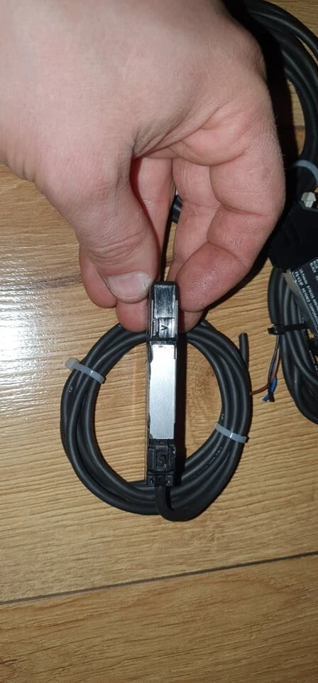 KEYENCE FS-V31P  - Image 2 of 2