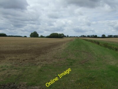 Foto 6x4 Ackerland neben Abfluss Äbte Ripton in der Nähe von Wildgans-Leys. c2014