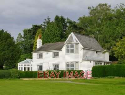PHOTO  WEATHER-BOARDED HOUSE OVERLOOKING THE VILLAGE GREEN IDE HILL MOST SURVIVI