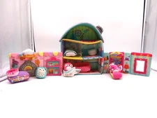 Squishmallows Squishville Fifi's Cottage Townhouse 2" Mini Plush Bakery  Boutiqu
