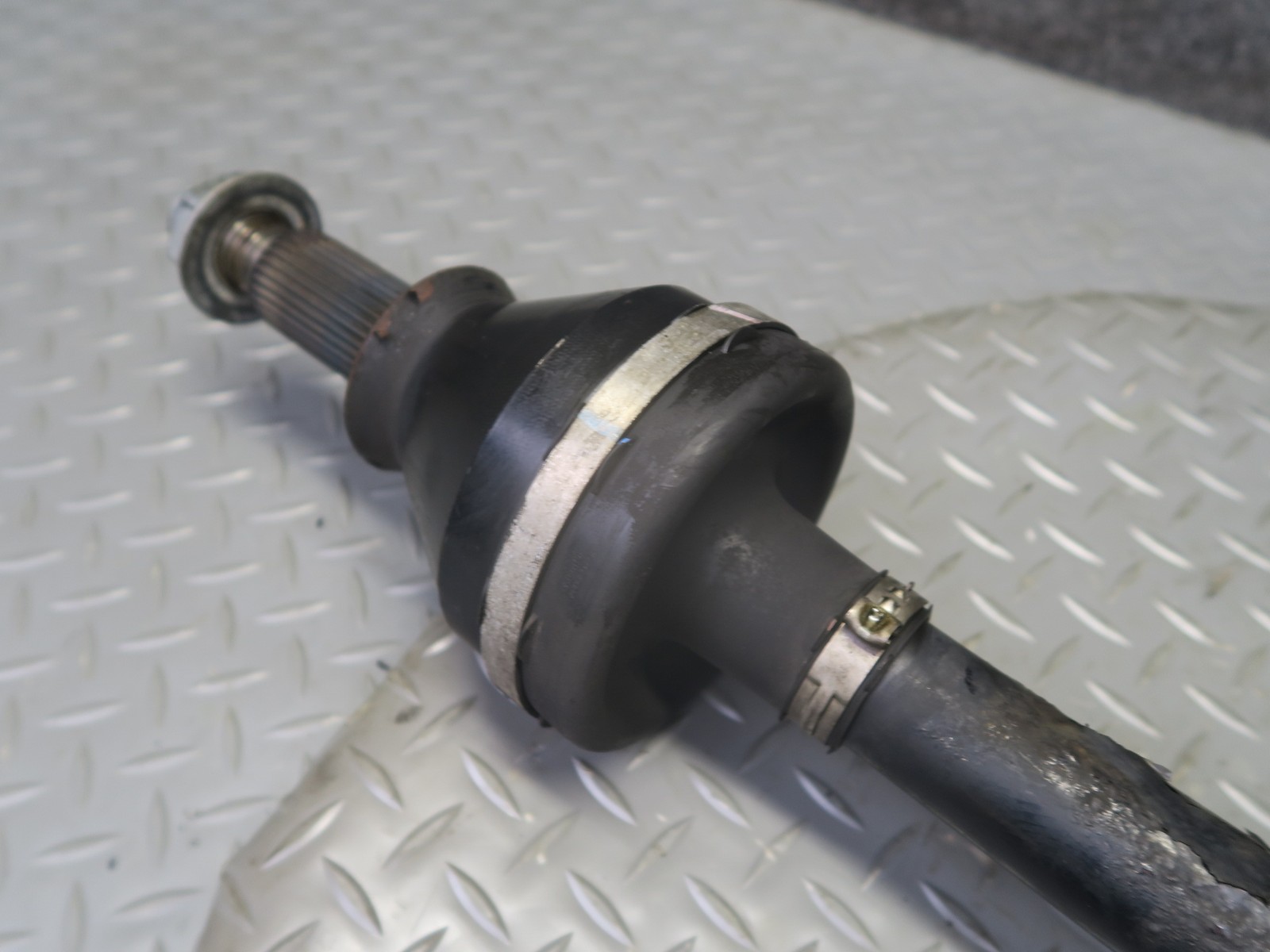 17-20 MASERATI LEVANTE M161 3.0L AWD REAR LEFT OR RIGHT AXLE SHAFT 6700320360