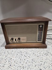 Vintage Westinghouse AM/FM Tube Tabletop Radio In Walnut Colonial Case WORKS