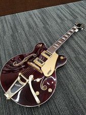 Pin de correa de guitarra eléctrica Gretsch G5422TG ligeramente suelto