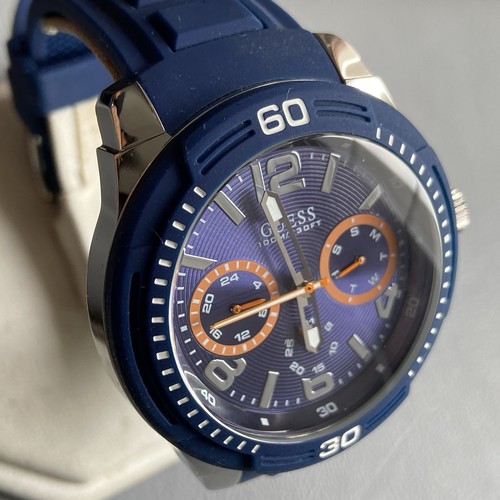 Mens Genuine Guess Tread Day Date Designer Watch W0967G2 Blue Ex-display - Picture 3 of 12