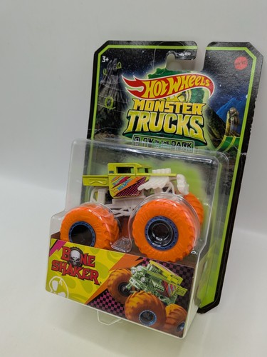 Hot Wheels Glow In The Dark Monster Trucks Bone Shaker - Bild 3 von 4