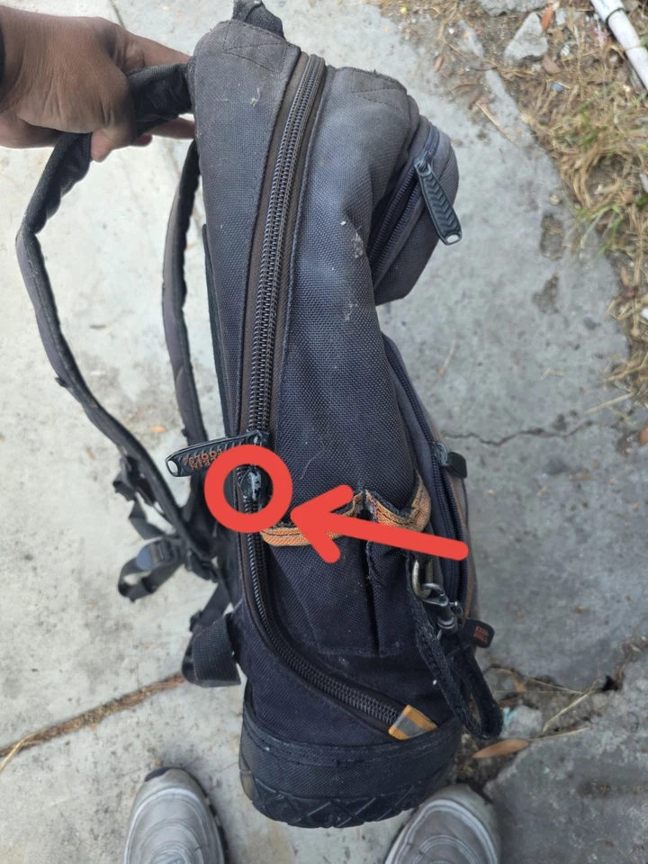 KLEIN TOOLS 55421BP-14 TRADESMAN PRO TOOL BAG BACKPACK, 39 POCKETS, BLACK, 14" - Image 4 of 4