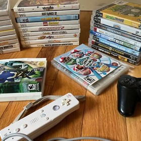 Nintendo Wii Console Lot W/ 31 Games & Many Extras