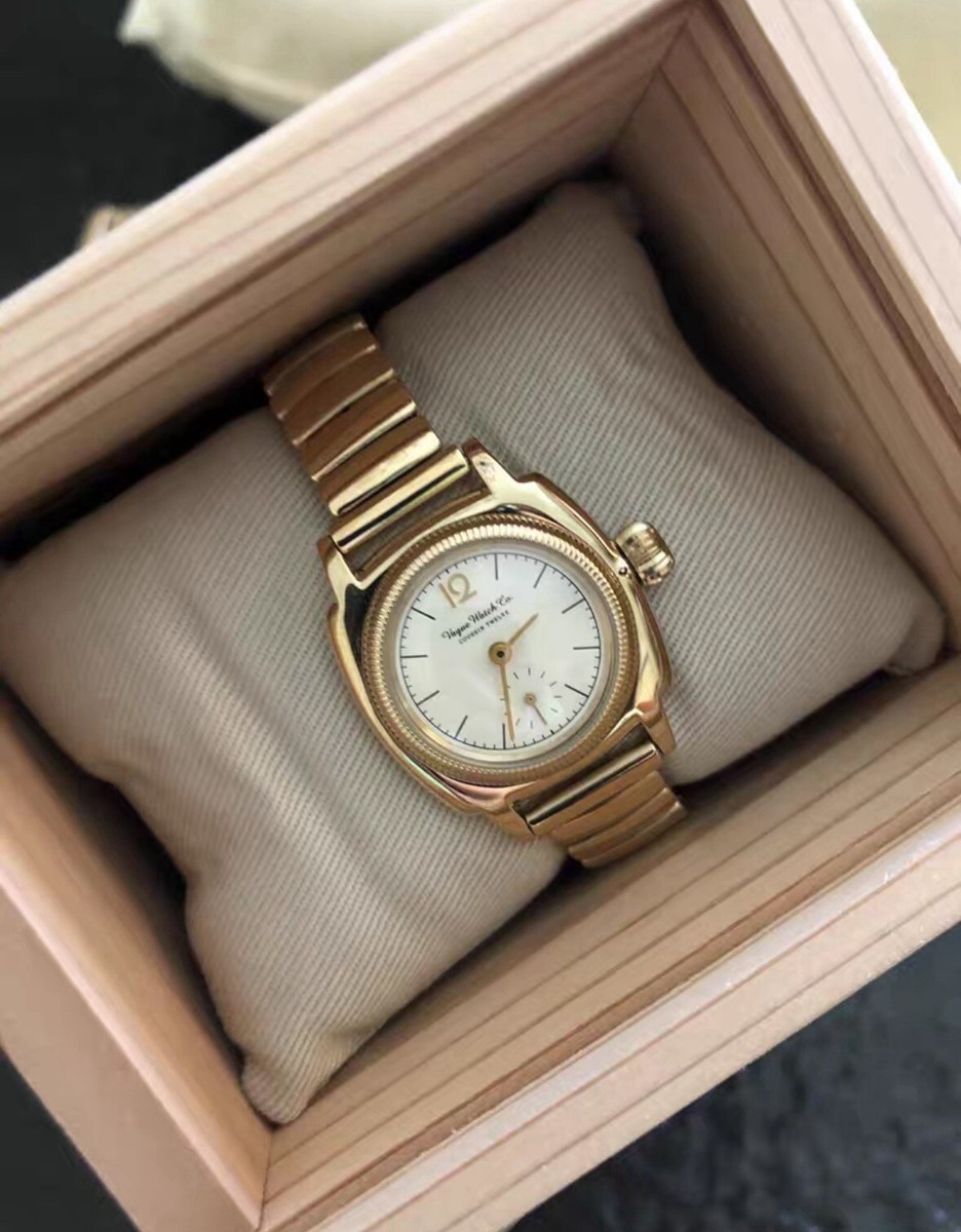 Vague Watch Co. Vintage Style Gold Tone Watch New With Vague Watch Co. Vintage Style Gold Tone Watch New With