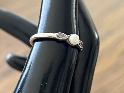 Pandora Petite Luminous Leaves Pearl Clear CZ Ring 925