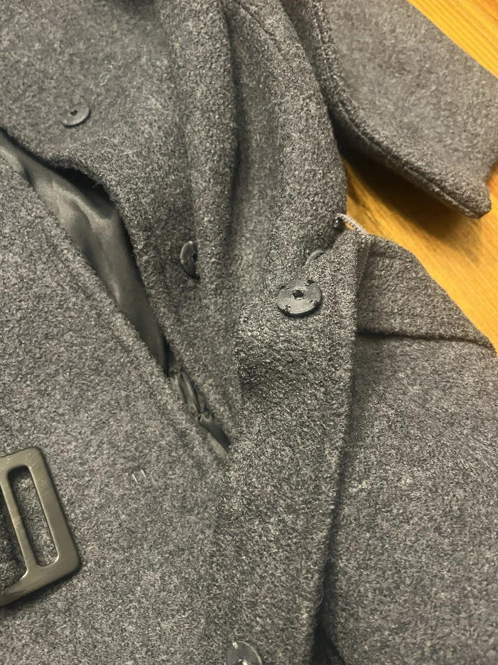 Chaqueta con Capa de Lana Lisa Biday para Mujer Gris Carbón Hecha en Canadá Talla 6 Foto 3 de 4