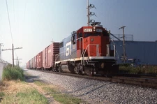 MO Orig Slide GTW Grand Trunk Western GP38-2 #5827 w/Train Bridgeview IL 1988