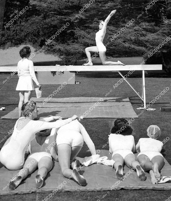 crp-8001 1940 news photo Marian Barone & US Womens Olympic Gymnastic