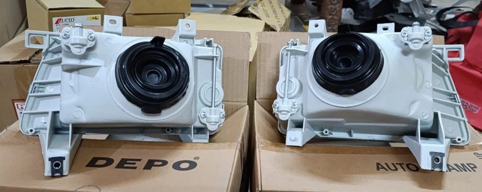 PAR DE FAROS DAIHATSU CHARADE G11, G 11 (1 JUEGO) LHS / RHS Foto 2 de 4