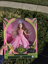 Mattel Universal Wicked Deluxe Glinda Fashion Doll & Accessories Including Crown