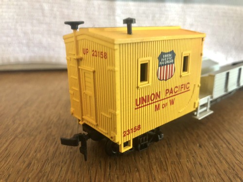Bachmann Crane Car & Boom Tender Union Pacific Crane Swivels, Cranks Up/Down HO - Picture 11 of 17