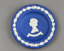 Queen Elizabeth II Silver Jubilee Blue Jasperware Wedgwood Cabinet Plate Vintage