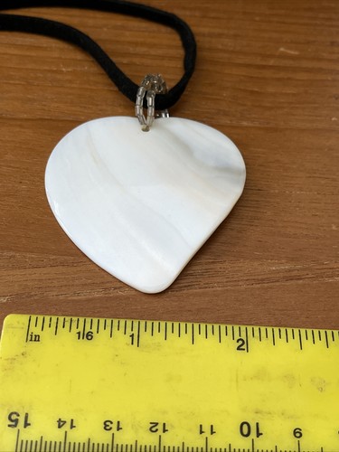 large mother of pearl abalone shell Heart on black leather cord necklace - Picture 3 of 5