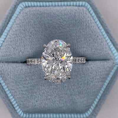 Stylish Lab Grown Cts IGI Certified F Color VS1 Clarity Oval