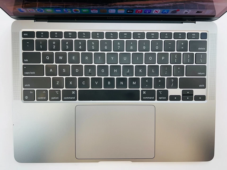 Apple 2020 MacBook Air M1 3.2GHz (7-Core GPU) 8GB RAM 256GB SSD - Read - Image 3 of 4