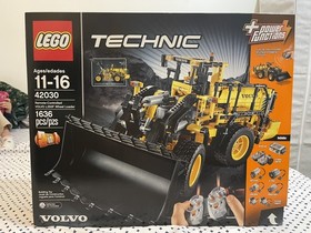 Brand new LEGO TECHNIC 42030 Volvo L350f Wheel Loader retired 