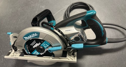 Makita Worm Drive Saw 5377MG Corded - Picture 1 of 15
