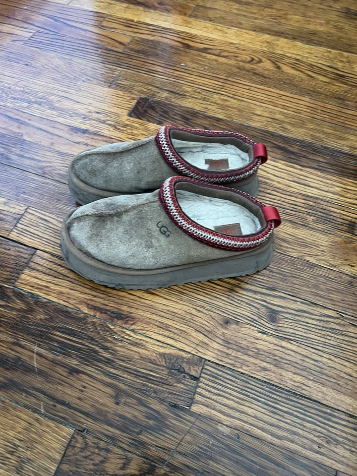 UGG Tazz II Castaño  Foto 2 de 4