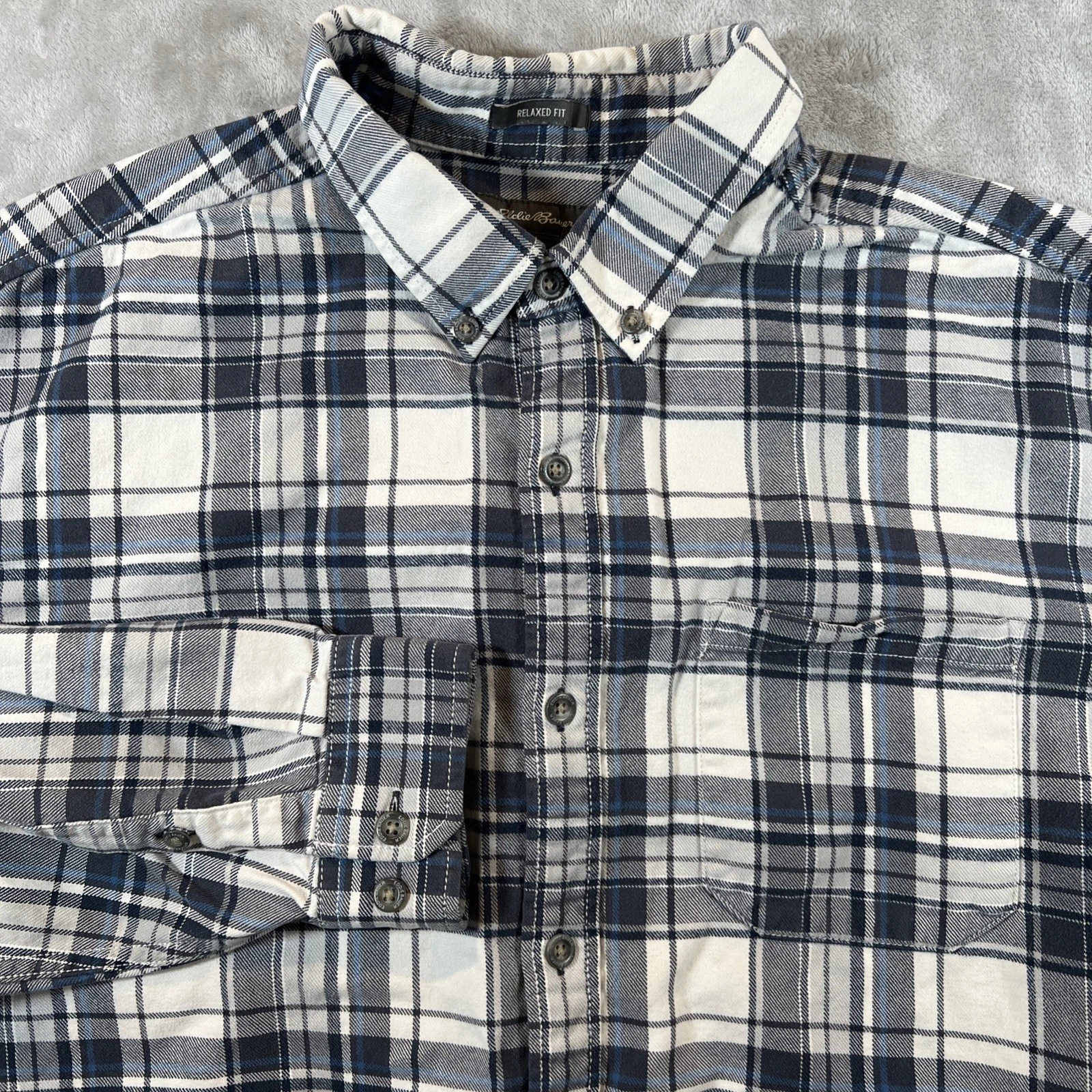 Eddie Bauer Flannel Shirt Mens XL Blue White Plaid Relaxed Fit Cotton Pocket