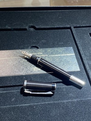 Montblanc Limited Edition John Lennon Fountain Pen-M 18k Nib