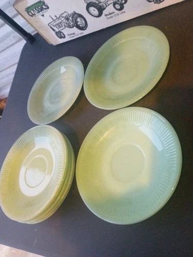 FireKing *Jadite Glass*  8 Piece Round Plates Set Vintage Green