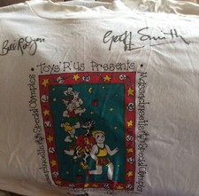 AUTOGRAPHED by 6 TIME BOSTON MARATHON WINNERS* BILL RODGERS/GEOFF SMITH T-SHIRT