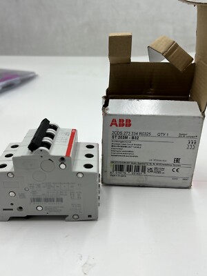 ABB System Pro M Compact Molded Case Circuit Breaker ST203M-B32