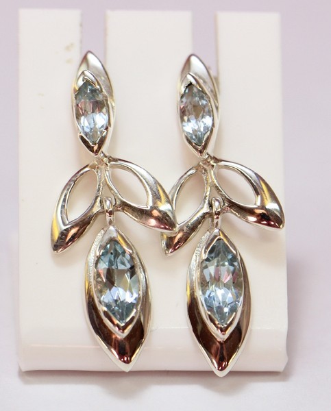 Edle 1,5 Carat Blautopas Ohrstecker 925 Silber Ohrschmuck Sky Blue Topas-image