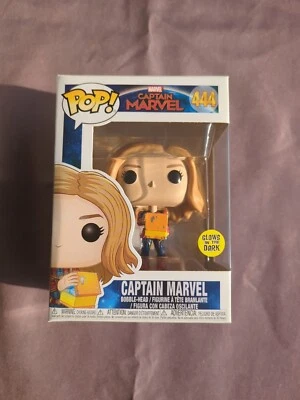 Captain Marvel (Glows in the Dark) - FUNKO POP! Bobble-Head #444 - Photo 1/4