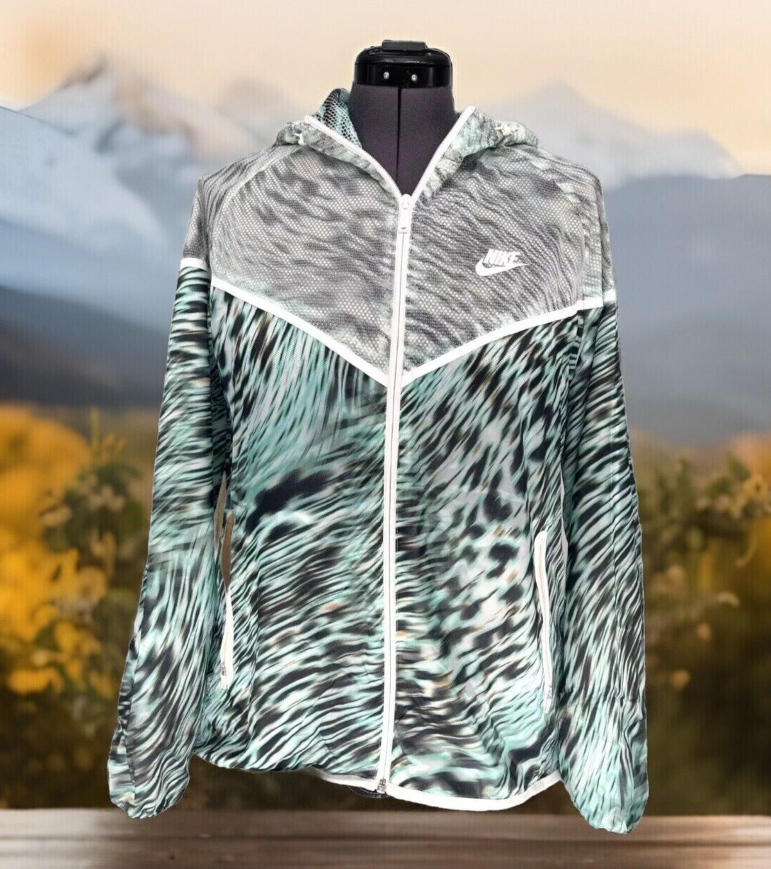 Nike Tech Hyperfuse Hooded Windrunner Jacket Wome… - image 1