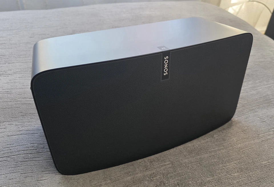 Altavoz inteligente inalámbrico Sonos Play 5 Gen 2 usado, negro Foto 3 de 4