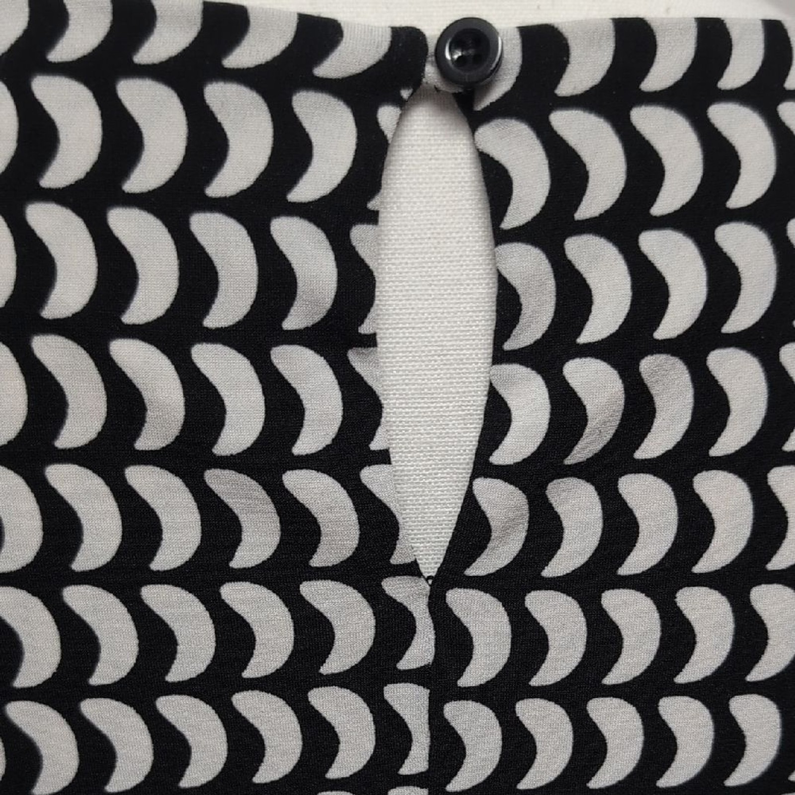Calvin Klein Black and White Half Moon Patterned Sleeveless Top Size M image 3