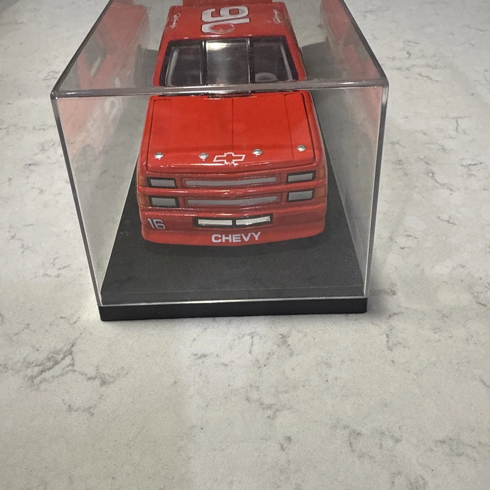 Action Ron Hornaday Jr Racing Action escala 1/24 Die Cast Bank 1995 sin caja Foto 2 de 4