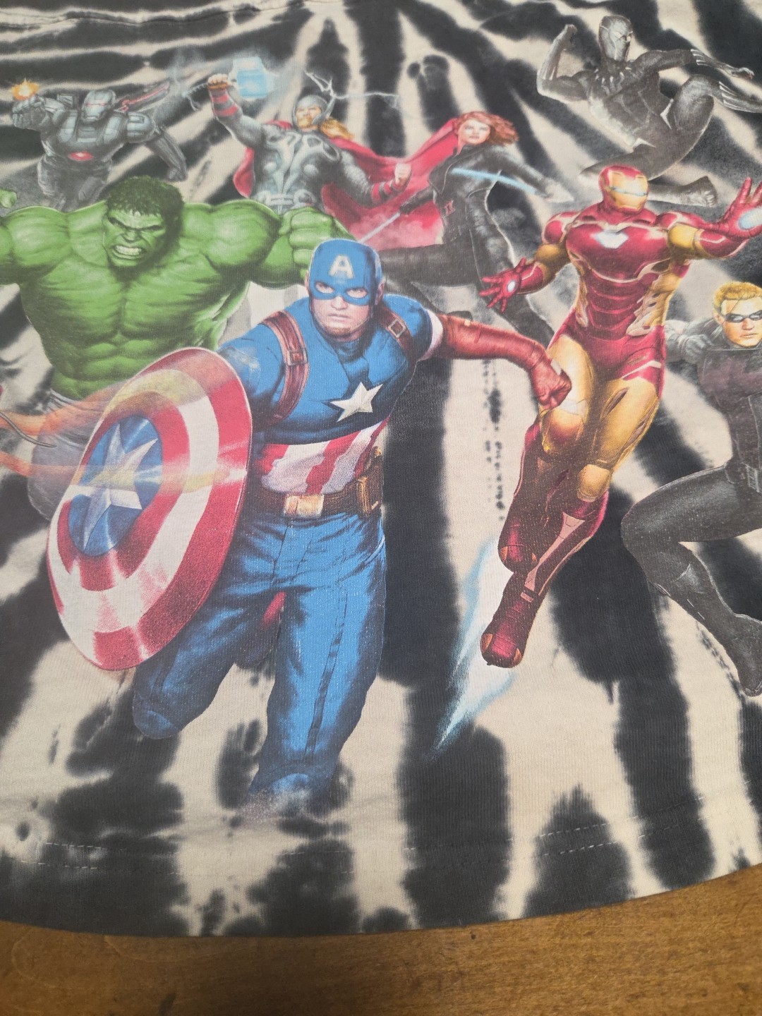 Disney Parks Marvel Avengers Spirit Jersey Tie Dye Small S Captain America Hulk image 4