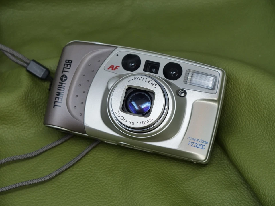 #2007 Bell & Howell Power Zoom PZ3200 35mm Point and Shoot Film Camera - Image 3 of 4