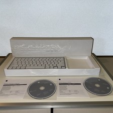 Apple Magic Keyboard Wireless con Bluetooth a batteria A1314 senza mouse.