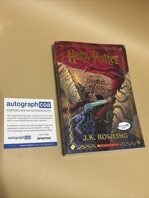 Daniel Radcliffe Signed Harry Potter And The Chamber Of Secrets Book Z