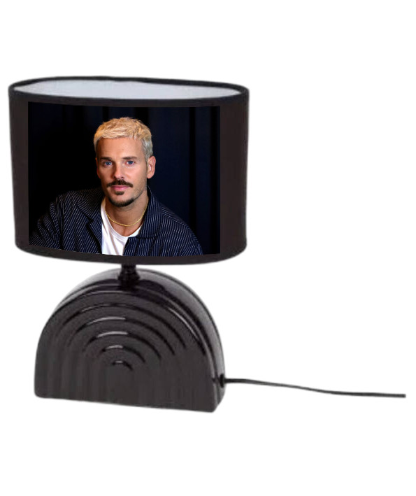 Lampe de chevet noir mat Arc Matt Pokora pour table de nuit chic