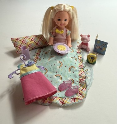 Kelly Barbie Doll ~ Love 'n Care Playset 2000 Mattel Chicken Pox