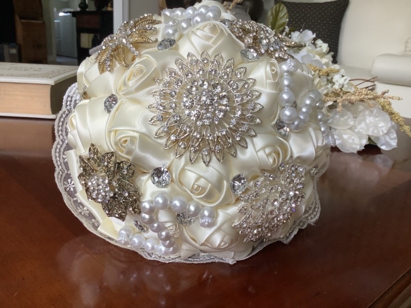 Beautiful White Wedding Brooch Bouquet  Gems & Pearl Bridal Satin Rose Flowers