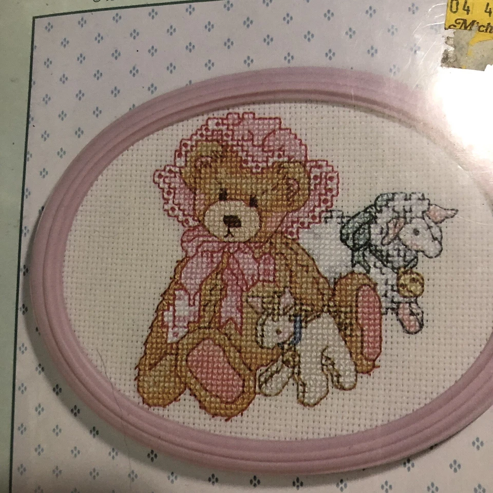 Janlynn Precious Bears Girl's Teddy #139-14 c.1991-92 Cross Stitch New Oldstock Foto 4 de 4
