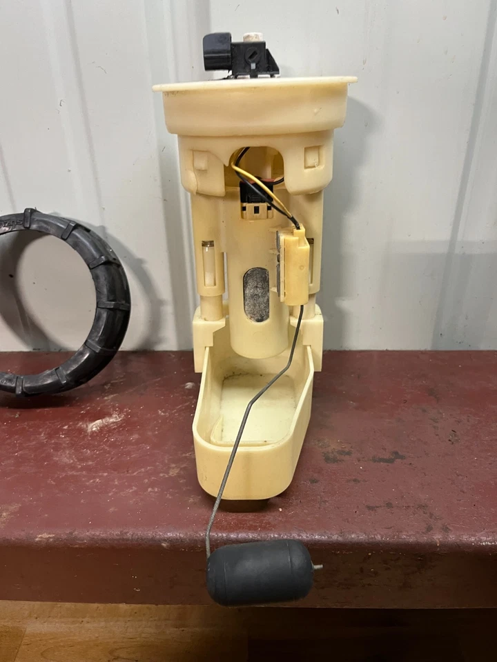 05 SUZUKI KING QUAD 700 SENDING FUEL UNIT KEIHIN OEM - Image 3 of 4