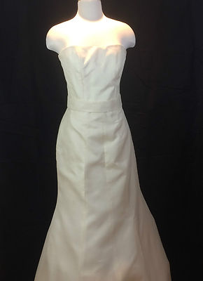 AUTHENTIC MONIQUE LHUILLIER WEDDING GOWN SILK SHANTUNG SZ 8 STRAPLESS BEAUTIFUL