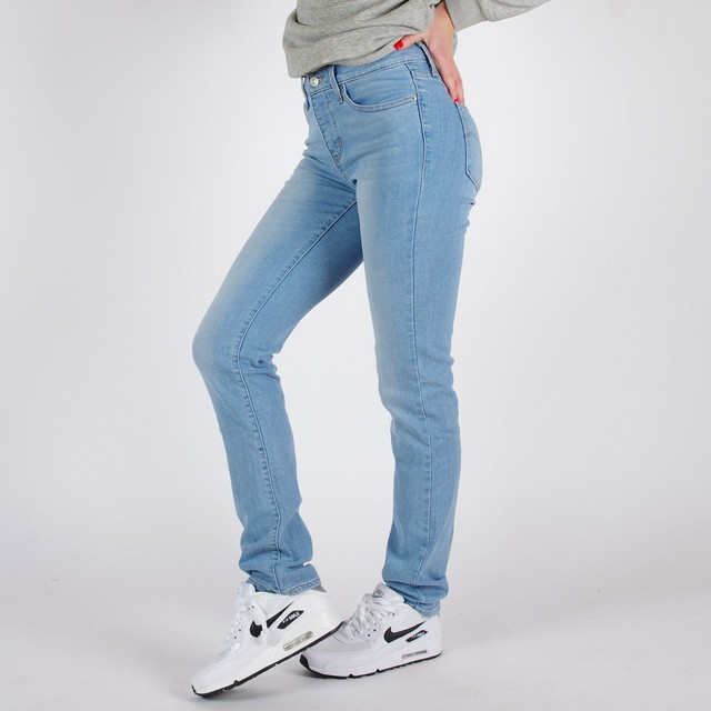 Levi S 312 Shaping Slim Light Blue Jeans For Women Size W26 L32 For Sale Online Ebay