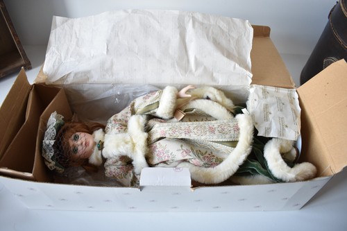 Ashton Drake Porcelain Doll Pre Owned Boxed 'Sian' Victorian Dress 17'' Stand (e - Picture 5 of 21