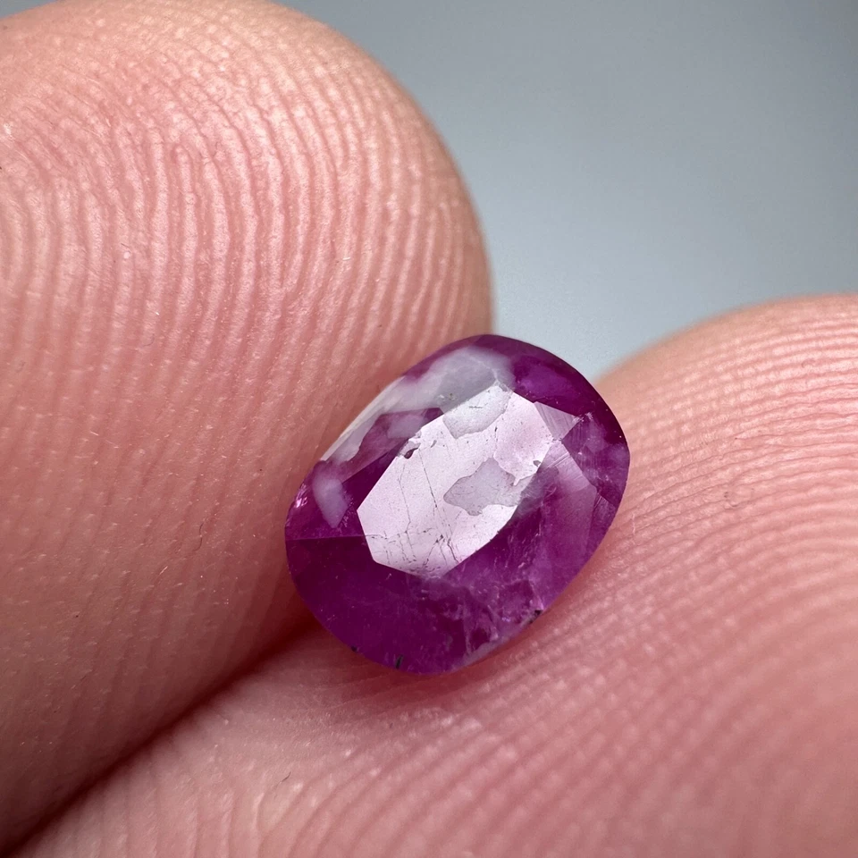 0.95 Carat Amazing Faceted Ruby Combined with Calcite From Jegdalek Afghanistan - Image 4 of 4